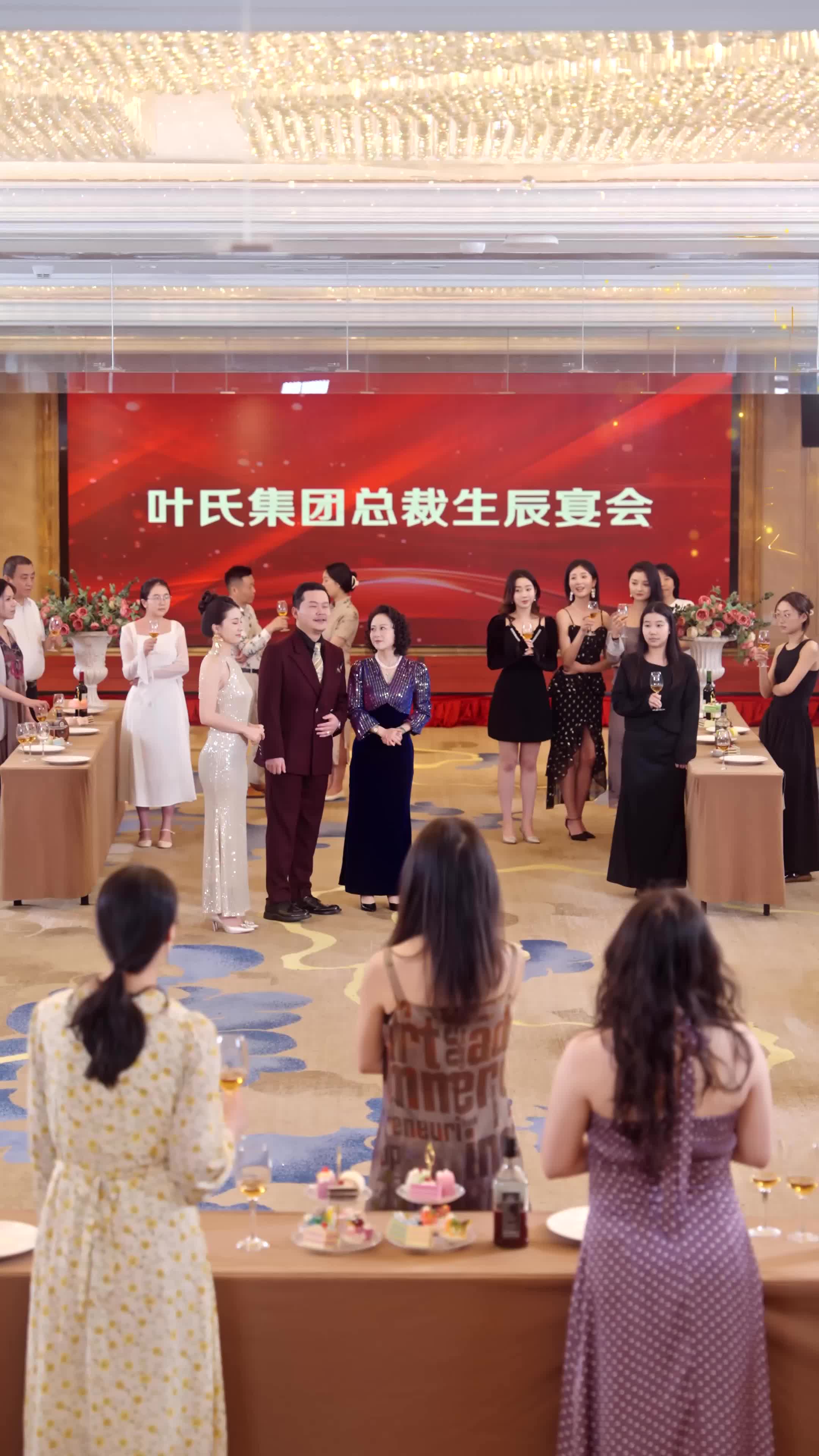 الحلقة 35 - الزوج الصغير العاشق يحبني بجنون